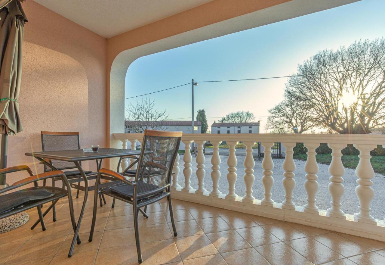Apartament Koraca B4 Kirmenjak Zewnętrze zdjęcie